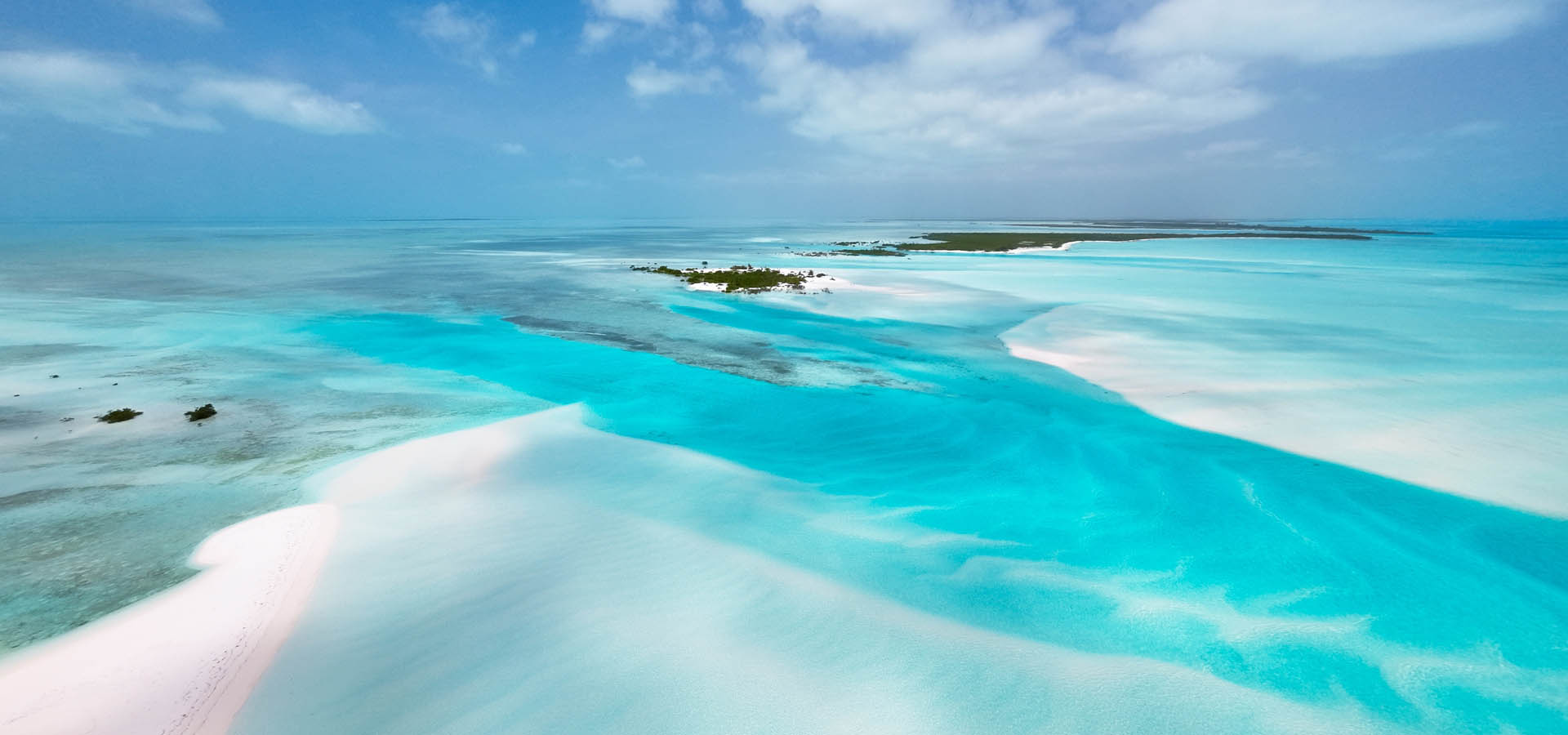 Flats von Andros Island mit weißen Sandbänken