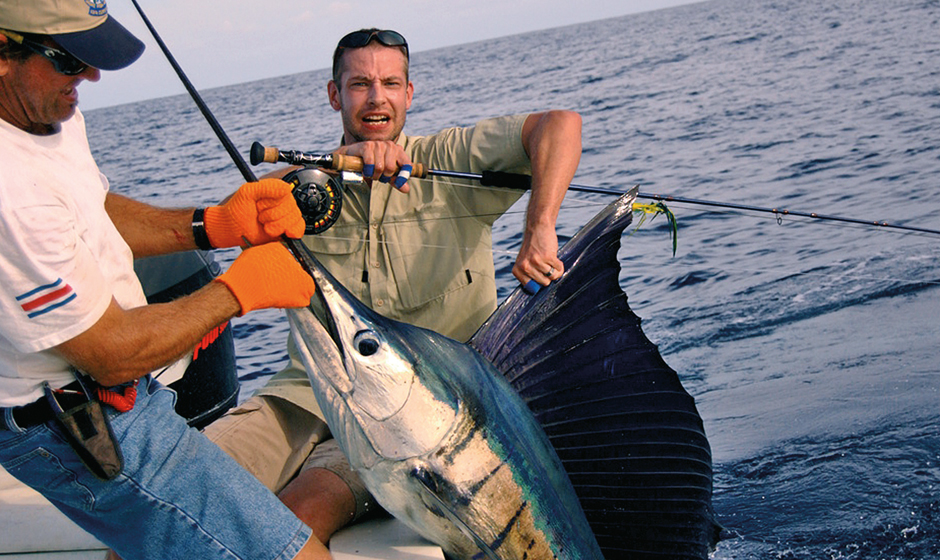 Fliegenfischer mit einem Segelfisch