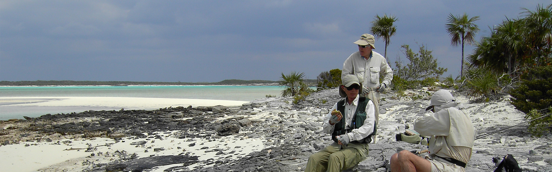 Fliegenfischer auf tropischen Flats